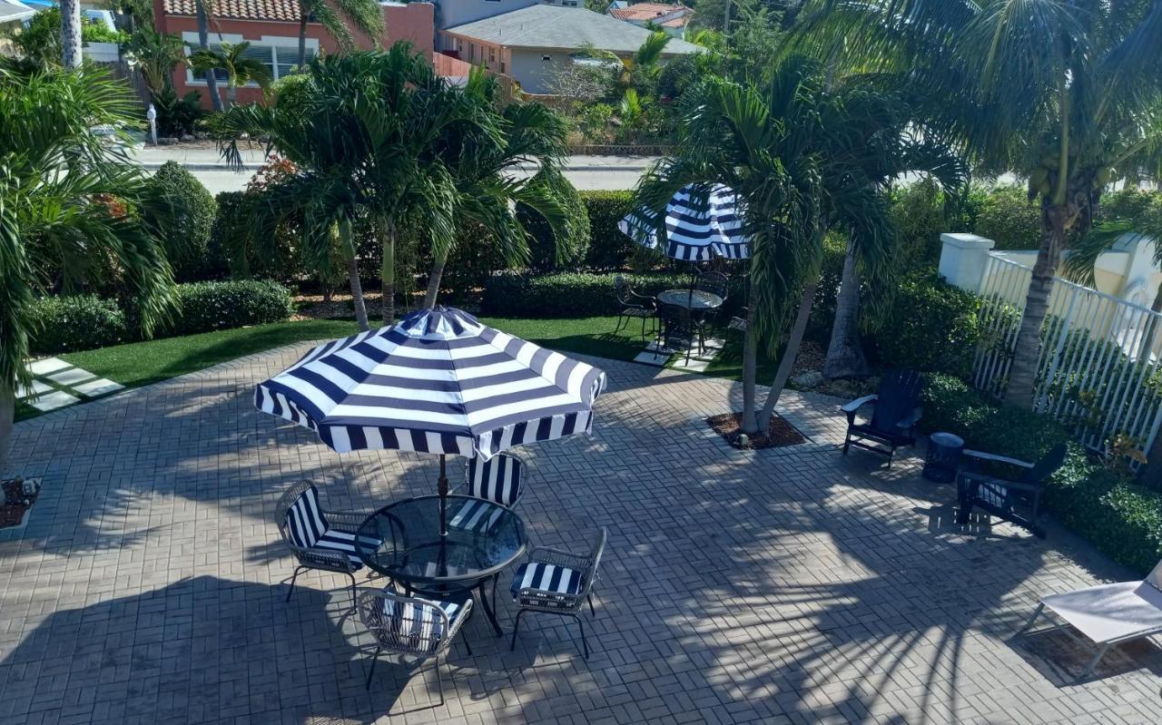 לייק וורת' Capri Inn & Apartments מראה חיצוני תמונה